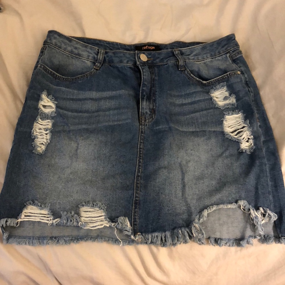 Midi jean skirt! Stretchy and so cute